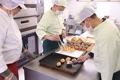 製パン作業